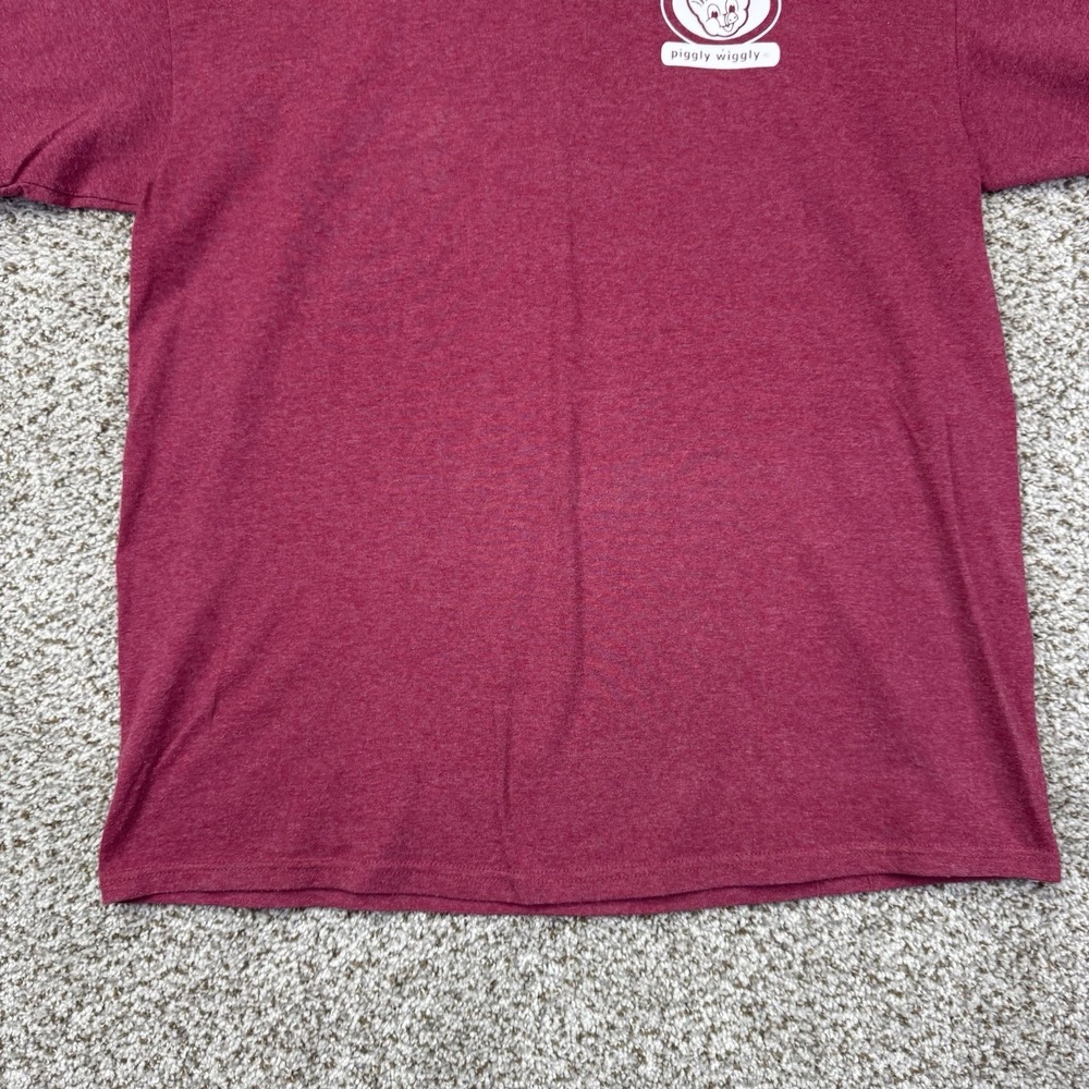 Piggly Wiggly Shirt Adult Size Large Red Pig Life Logo Southern Grocery Store - Picture 5 of 11